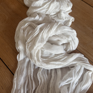 Chemin de table effet froissé – Blanc